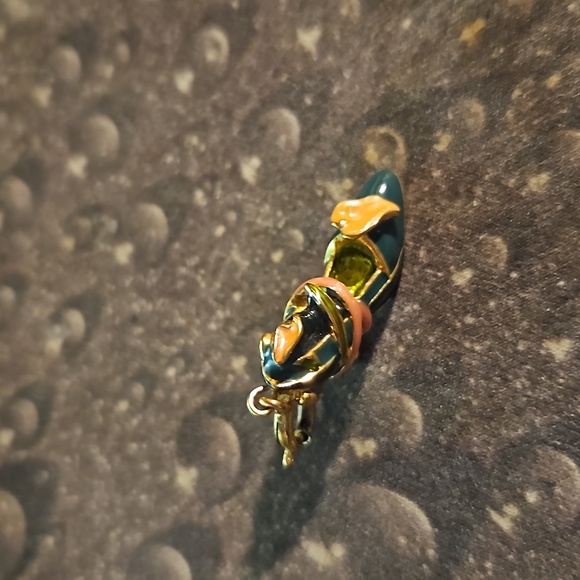 Vintage Kenneth Jay Lane Shoe Charm Pendant Heart Shaped Embellishment Green OS - Picture 4 of 5